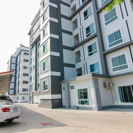 Tada Condotel Buriram Exteriör bild
