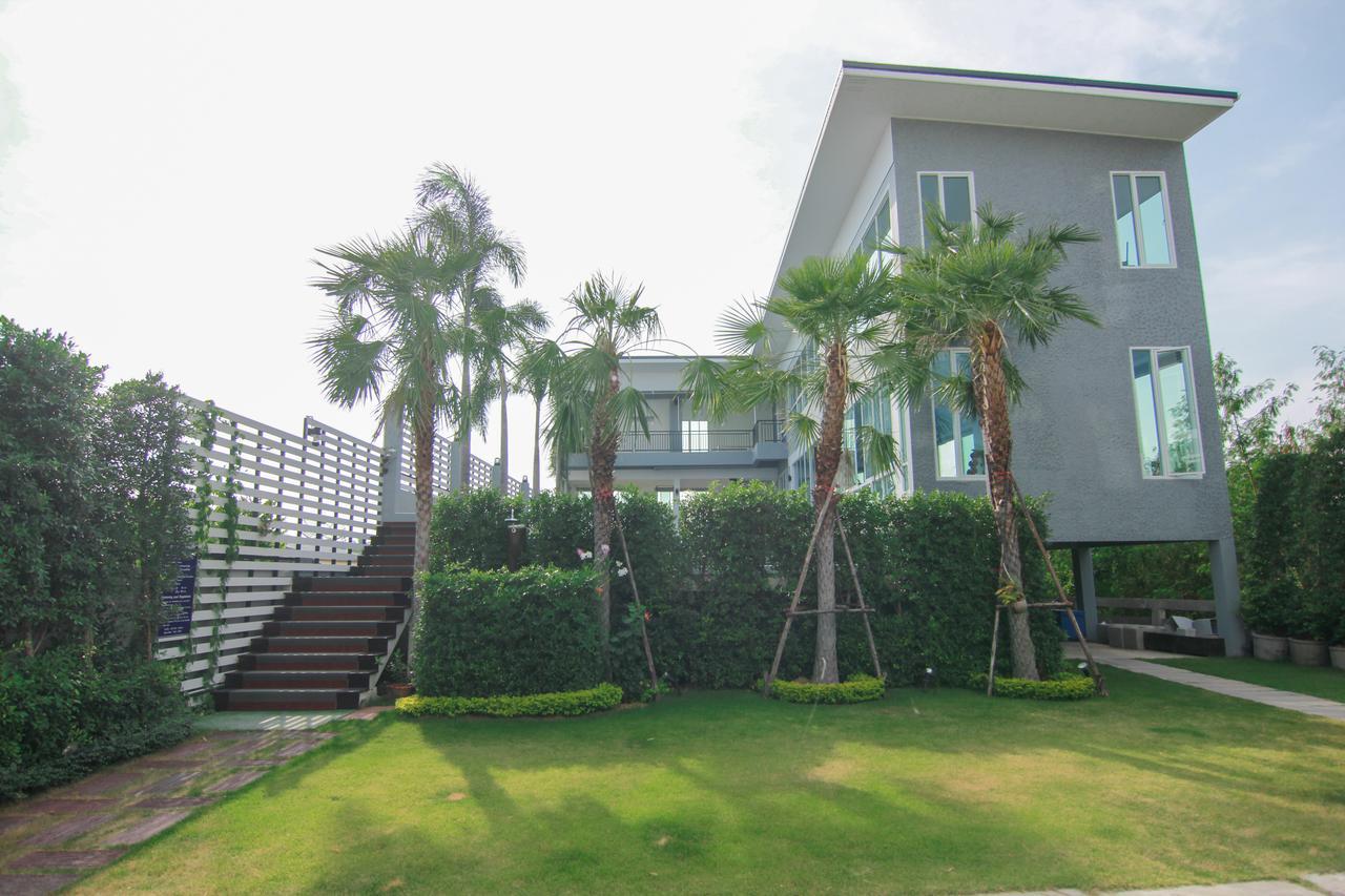 Tada Condotel Buriram Exteriör bild