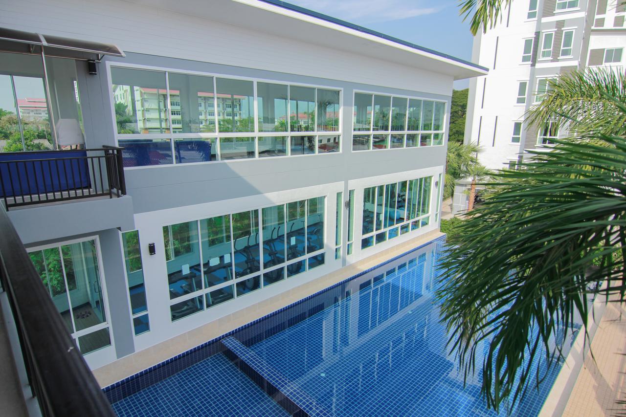 Tada Condotel Buriram Exteriör bild