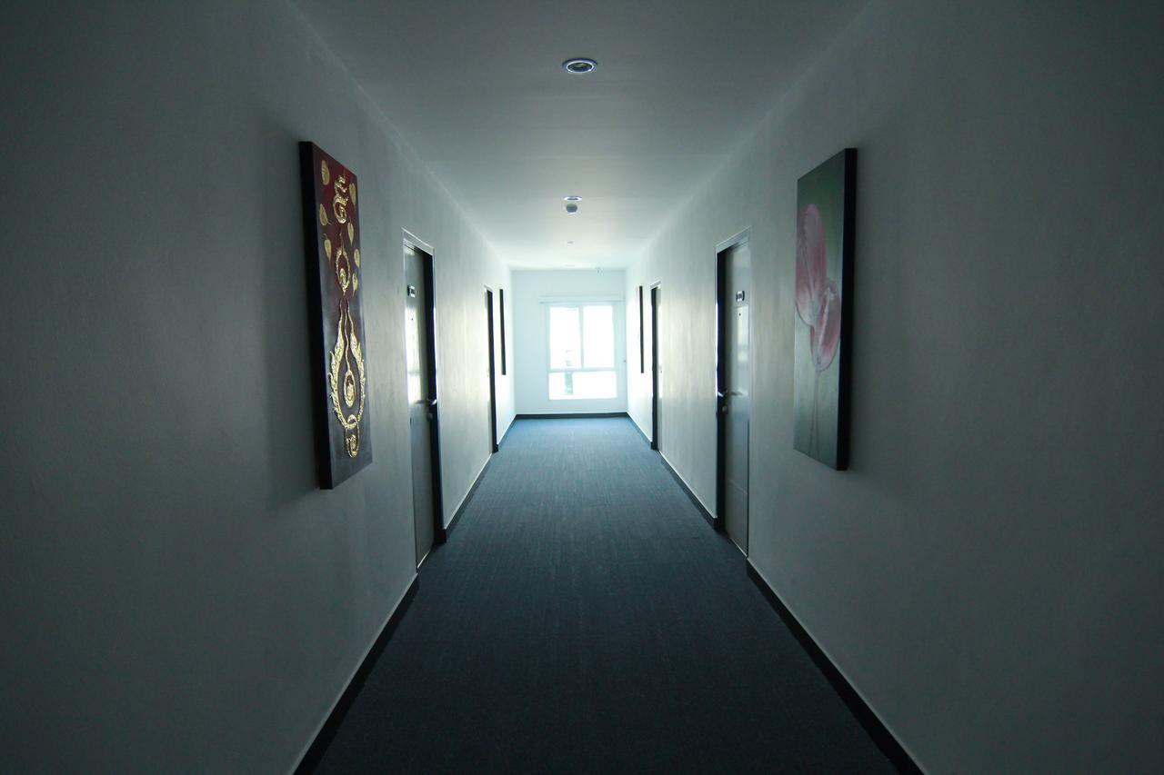 Tada Condotel Buriram Exteriör bild