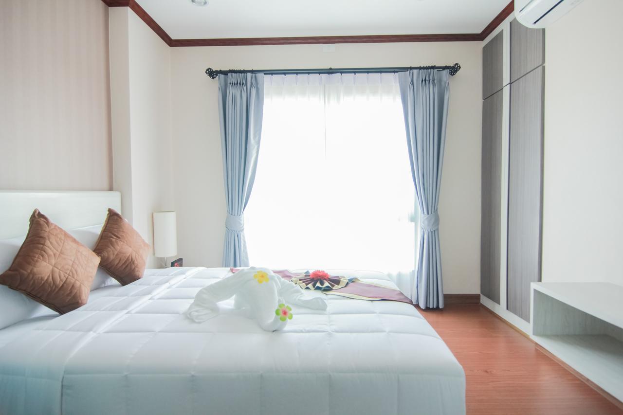 Tada Condotel Buriram Exteriör bild