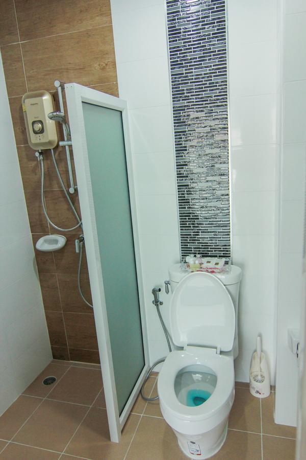 Tada Condotel Buriram Exteriör bild