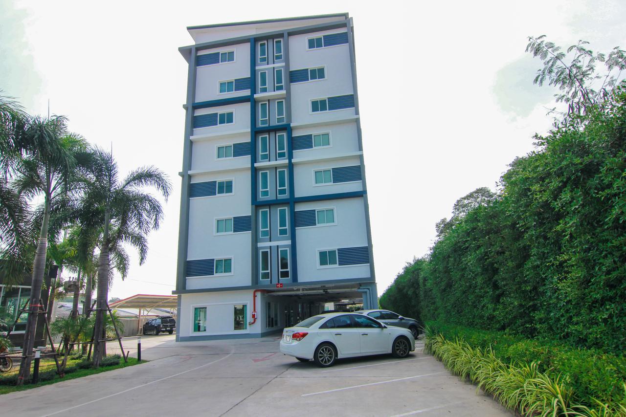 Tada Condotel Buriram Exteriör bild
